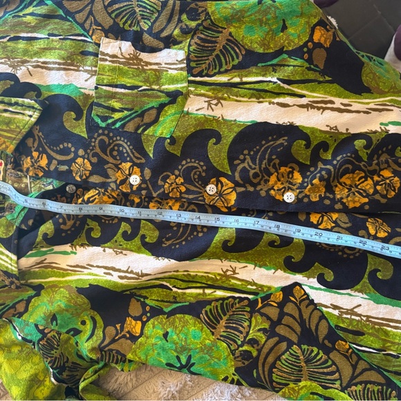 Vintage Hawaiian button up shirt - Picture 9 of 9